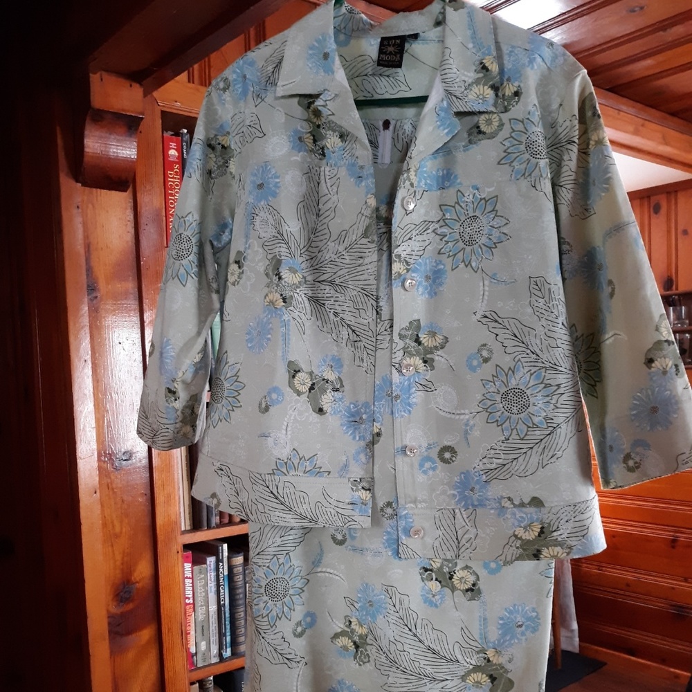 Gorgeous Sun Moda Dress/Jacket set. Made in Calif.